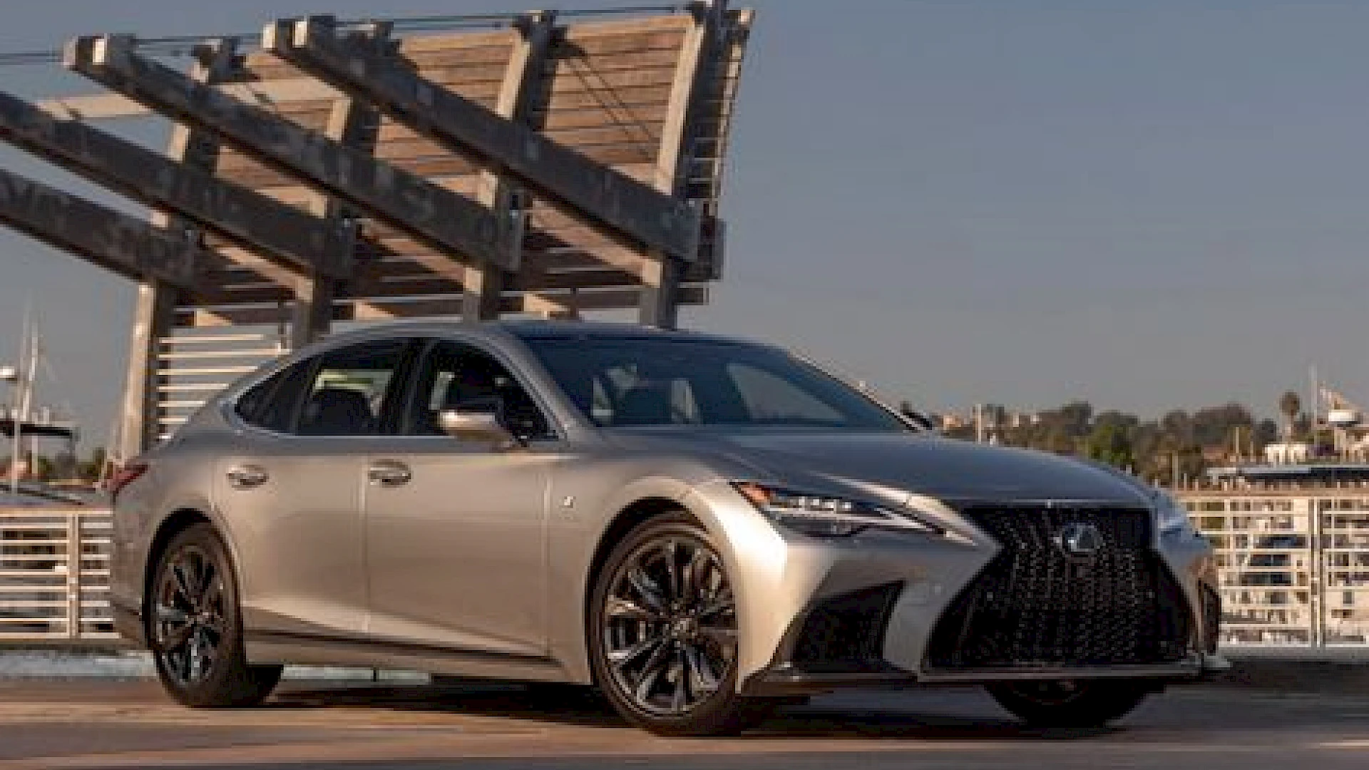 Lexus LS